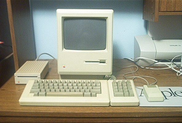 The Glorious History of Macintosh 128 The Glorious History of Macintosh 128