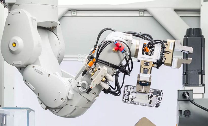 Apple's Daisy Robot Recovers Valuables Materials Apple's Daisy Robot Recovers Valuables Materials
